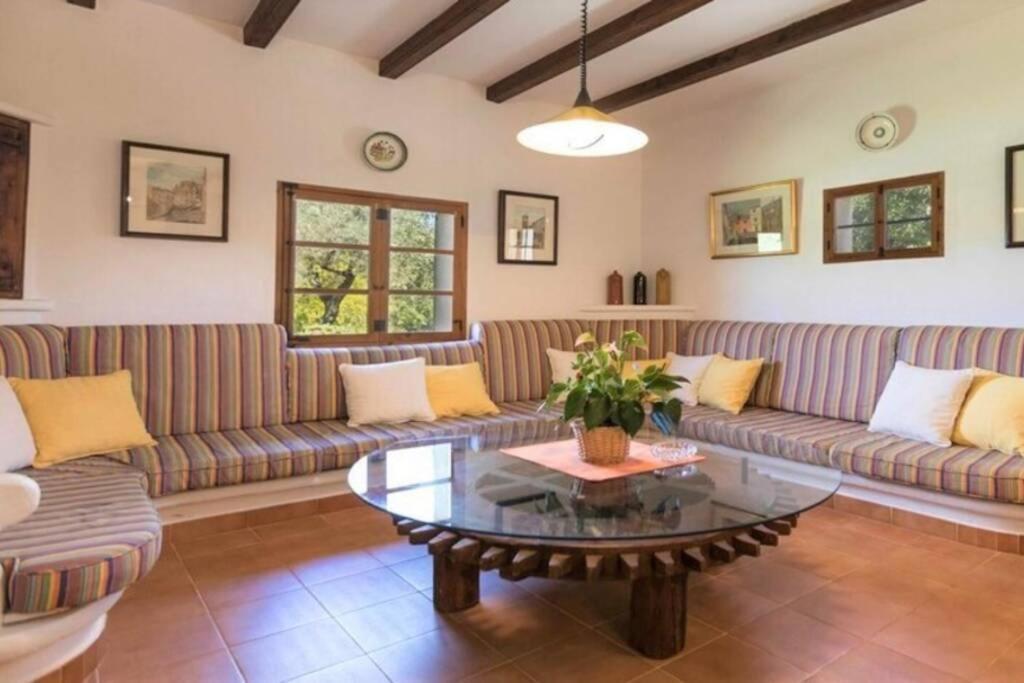 Nord - Typical Majorcan Villa, Private Pool, Bbq, Mediterranean Garden, Petfriendly Villa Pollença